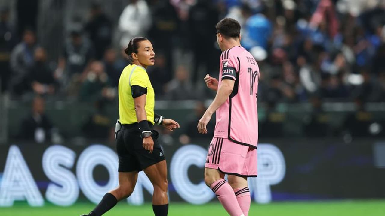 കോപ അമേരിക്ക ഫുട്ബോള്‍ ടൂര്‍ണമെന്‍റില്‍ ചരിത്രമാറ്റം, മത്സരം നിയന്ത്രിക്കാന്‍ ഇത്തവണ വനിതാ റഫറിമാരും