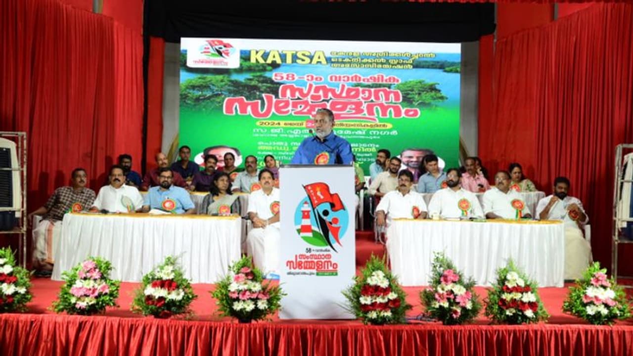 കാർഷിക ഉൽപ്പന്ന വിപണനത്തിനായി കർഷകർക്കായി പുതിയ ഓൺലൈൻ പ്ലാറ്റ്ഫോം ആരംഭിക്കും: മന്ത്രി പി പ്രസാദ് കാർഷിക ഉൽപ്പന്ന വിപണനത്തിനായി കർഷകർക്കായി പുതിയ ഓൺലൈൻ പ്ലാറ്റ്ഫോം ആരംഭിക്കും: മന്ത്രി പി പ്രസാദ്