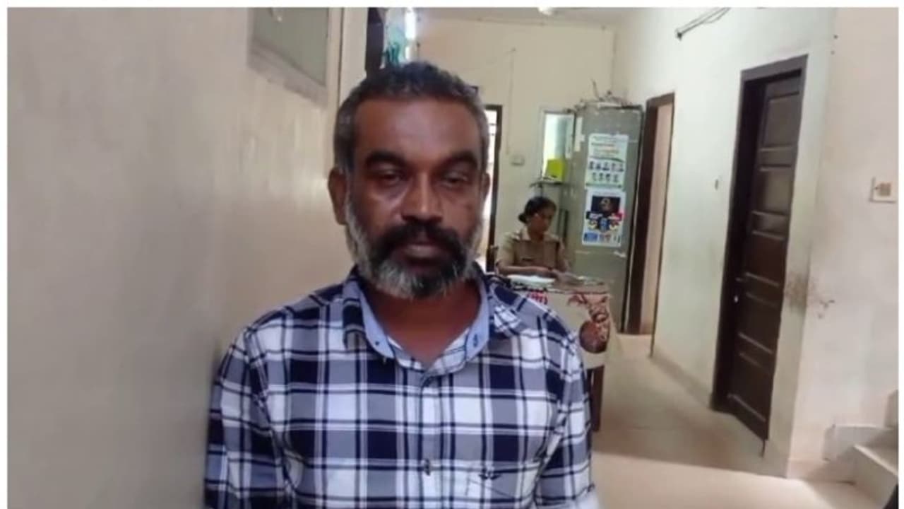 മൊബൈൽ ഫോണിനെ ചൊല്ലി തർക്കം: സുഹൃത്തിന്റെ ഭാര്യയെ മർദ്ദിച്ച കേസ്; പ്രതി പിടിയിൽ മൊബൈൽ ഫോണിനെ ചൊല്ലി തർക്കം: സുഹൃത്തിന്റെ ഭാര്യയെ മർദ്ദിച്ച കേസ്; പ്രതി പിടിയിൽ