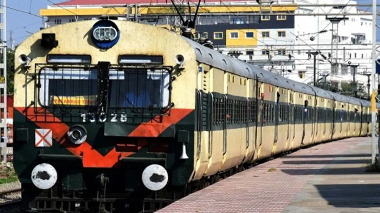 Bengaluru: ಯಶವಂತಪುರ To ಹೊಸೂರು ಮಾರ್ಗದಲ್ಲಿ ಪ್ರಯಾಣ ಮಾಡೋರಿಗೆ ರೈಲ್ವೆ ಇಲಾಖೆಯ ಗುಡ್‌ನ್ಯೂಸ್‌!