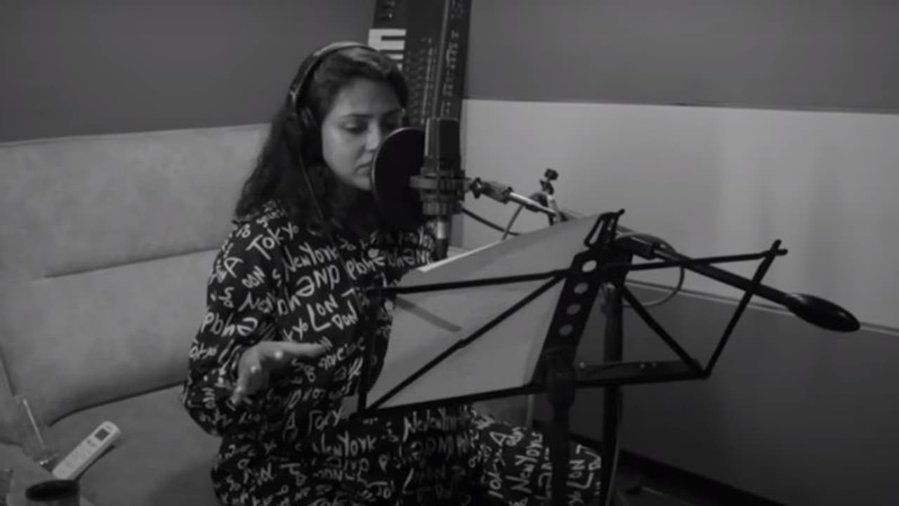 'ലെവല് ക്രോസി'ലൂടെ പിന്നണി ഗായികയായി അമല പോള് 'ലെവല് ക്രോസി'ലൂടെ പിന്നണി ഗായികയായി അമല പോള്