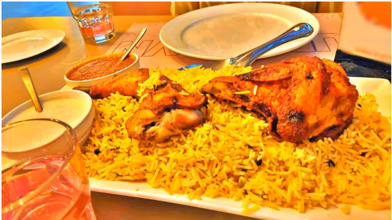 'തൃശൂരില് കുഴിമന്തി കഴിച്ച് ഭക്ഷ്യവിഷബാധ'; 85 പേര് ആശുപത്രിയില് 'തൃശൂരില് കുഴിമന്തി കഴിച്ച് ഭക്ഷ്യവിഷബാധ'; 85 പേര് ആശുപത്രിയില്