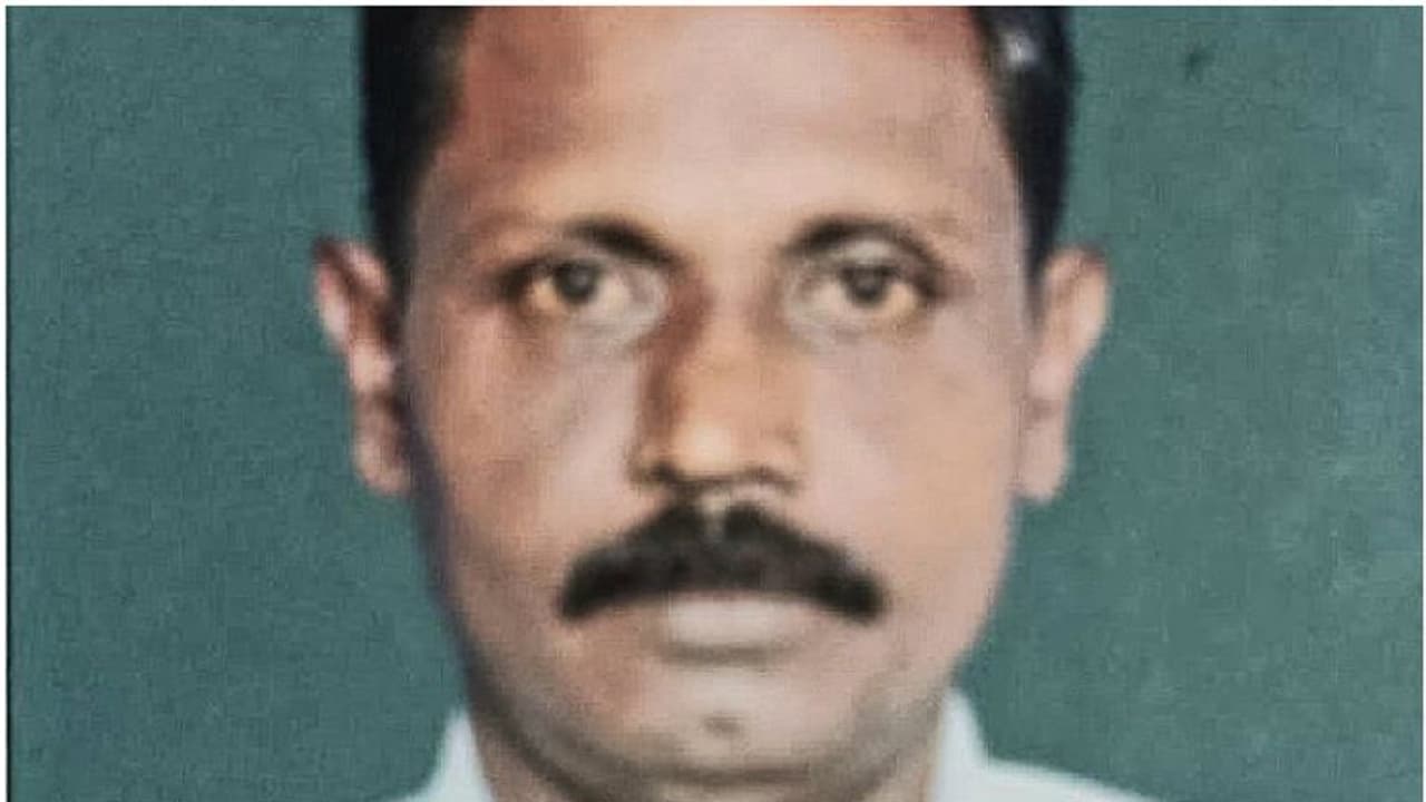 വാഹനാപകടത്തില് പരുക്കേറ്റ് ആശുപത്രിയിലായിരുന്ന മധ്യവയസ്കന് മരിച്ചു; അപകടം നിയന്ത്രണം വിട്ട കാറിടിച്ച് വാഹനാപകടത്തില് പരുക്കേറ്റ് ആശുപത്രിയിലായിരുന്ന മധ്യവയസ്കന് മരിച്ചു; അപകടം നിയന്ത്രണം വിട്ട കാറിടിച്ച്