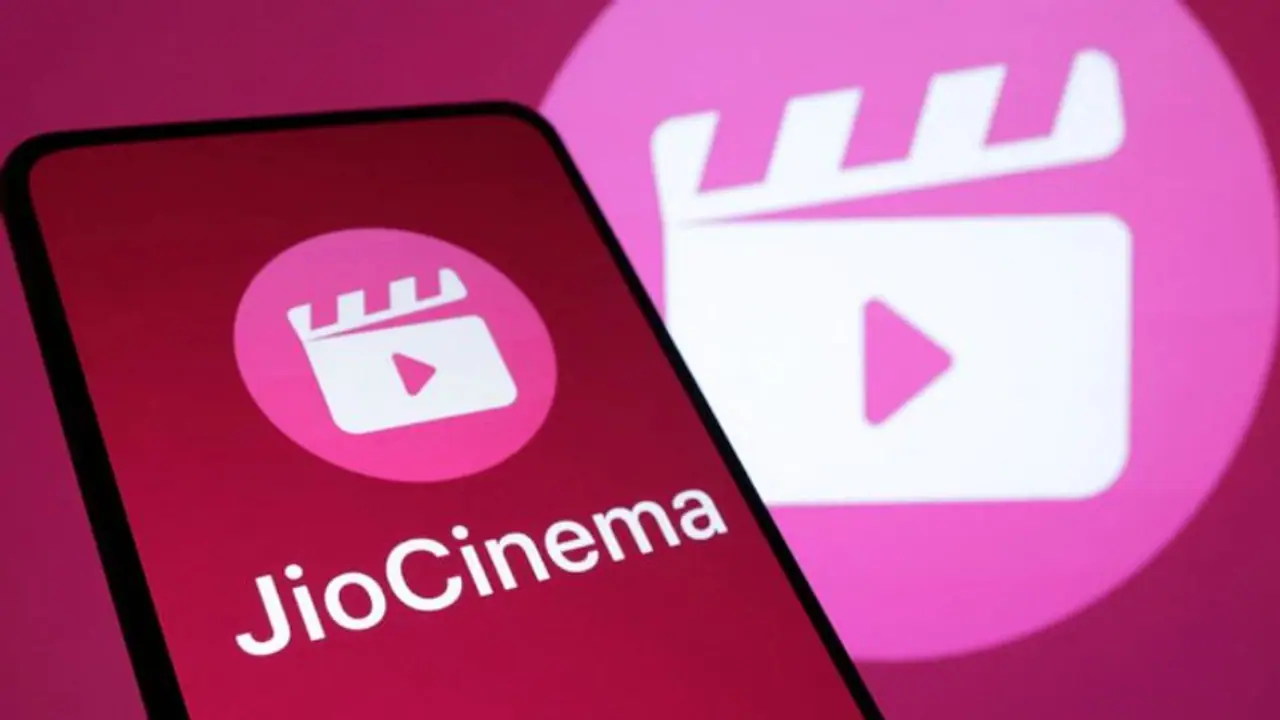 സിനിമകള് വാങ്ങുവാന് ആരെയും ഇടനിലക്കാരായി നിയമിച്ചിട്ടില്ലെന്ന് വ്യക്തമാക്കി ജിയോ സിനിമ സിനിമകള് വാങ്ങുവാന് ആരെയും ഇടനിലക്കാരായി നിയമിച്ചിട്ടില്ലെന്ന് വ്യക്തമാക്കി ജിയോ സിനിമ