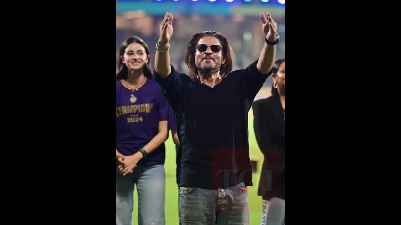 லவ், அன்பு, சிஎஸ்கே சிஎஸ்கே என்று கோஷமிடச் சொன்ன கிங் கான் – வைரல் வீடியோ! லவ், அன்பு, சிஎஸ்கே சிஎஸ்கே என்று கோஷமிடச் சொன்ன கிங் கான் – வைரல் வீடியோ!