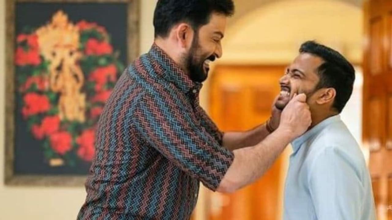 തടയാനാളില്ല, ഗുരുവായൂര്‍ അമ്പലനടയില്‍ ആഗോള കളക്ഷനില്‍ ആ നിര്‍ണായക തുക മറികടന്നു