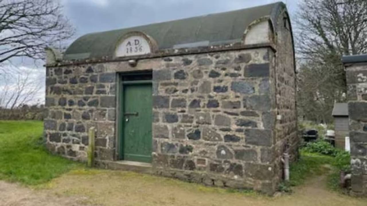 രണ്ടേരണ്ട് മുറി മാത്രം, ലോകത്തിലെ ഏറ്റവും ചെറിയ ജയിൽ‌ ഇതാണ്