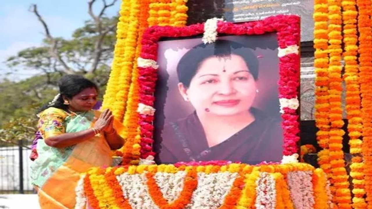 ஜெயலலிதா ஒரு இந்துத்துவா தலைவர்தான்: அடித்துச் சொல்லும் தமிழிசை!