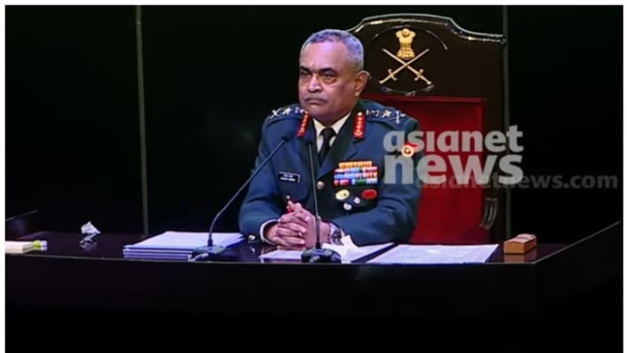 കരസേന മേധാവി ജനറൽ മനോജ് പാണ്ഡേയുടെ കാലാവധി നീട്ടിയ നടപടി; സ്വാഭാവികമെന്ന് വിശദീകരിച്ച് സർക്കാർ കരസേന മേധാവി ജനറൽ മനോജ് പാണ്ഡേയുടെ കാലാവധി നീട്ടിയ നടപടി; സ്വാഭാവികമെന്ന് വിശദീകരിച്ച് സർക്കാർ