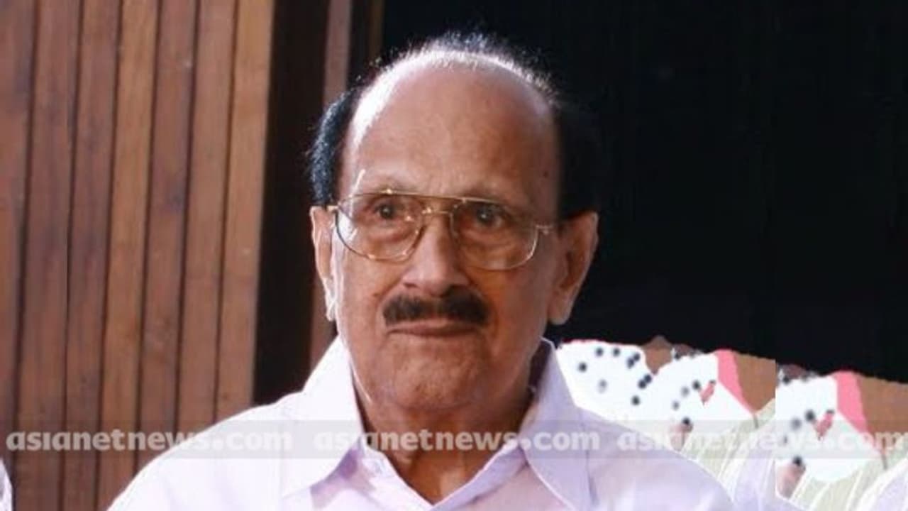 കെ കരുണാകരന്റെ ഇളയ സഹോദരൻ കെ ദാമോദര മാരാർ അന്തരിച്ചു കെ കരുണാകരന്റെ ഇളയ സഹോദരൻ കെ ദാമോദര മാരാർ അന്തരിച്ചു