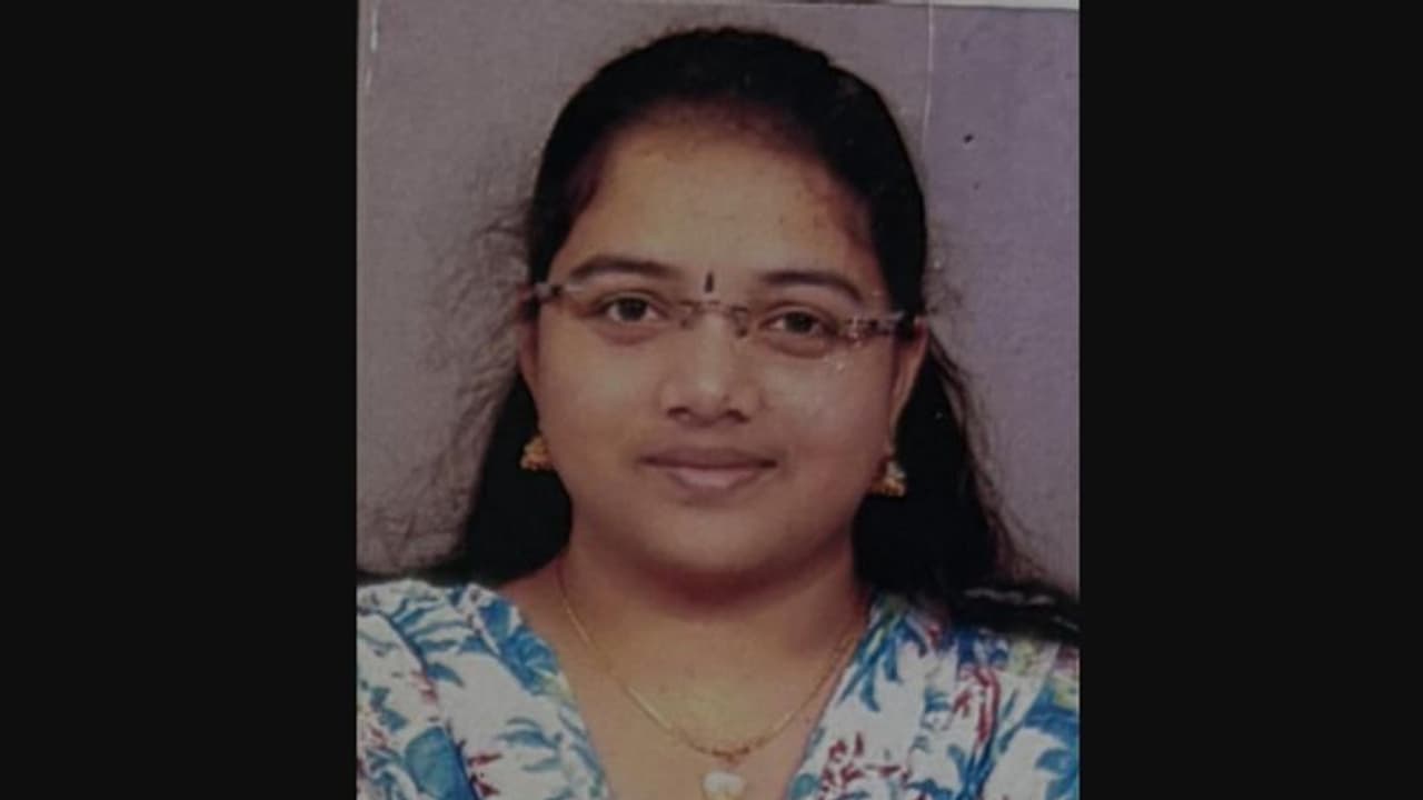 ഹോസ്റ്റലില്‍ വനിതാ ഡോക്ടര്‍ മരിച്ച നിലയില്‍