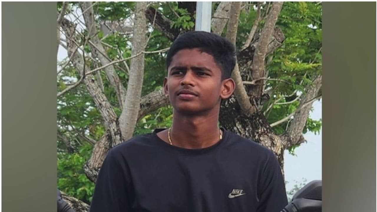 കുളിക്കാൻ ഇറങ്ങിയ വിദ്യാർത്ഥി തോട്ടിൽ മുങ്ങി മരിച്ചു കുളിക്കാൻ ഇറങ്ങിയ വിദ്യാർത്ഥി തോട്ടിൽ മുങ്ങി മരിച്ചു