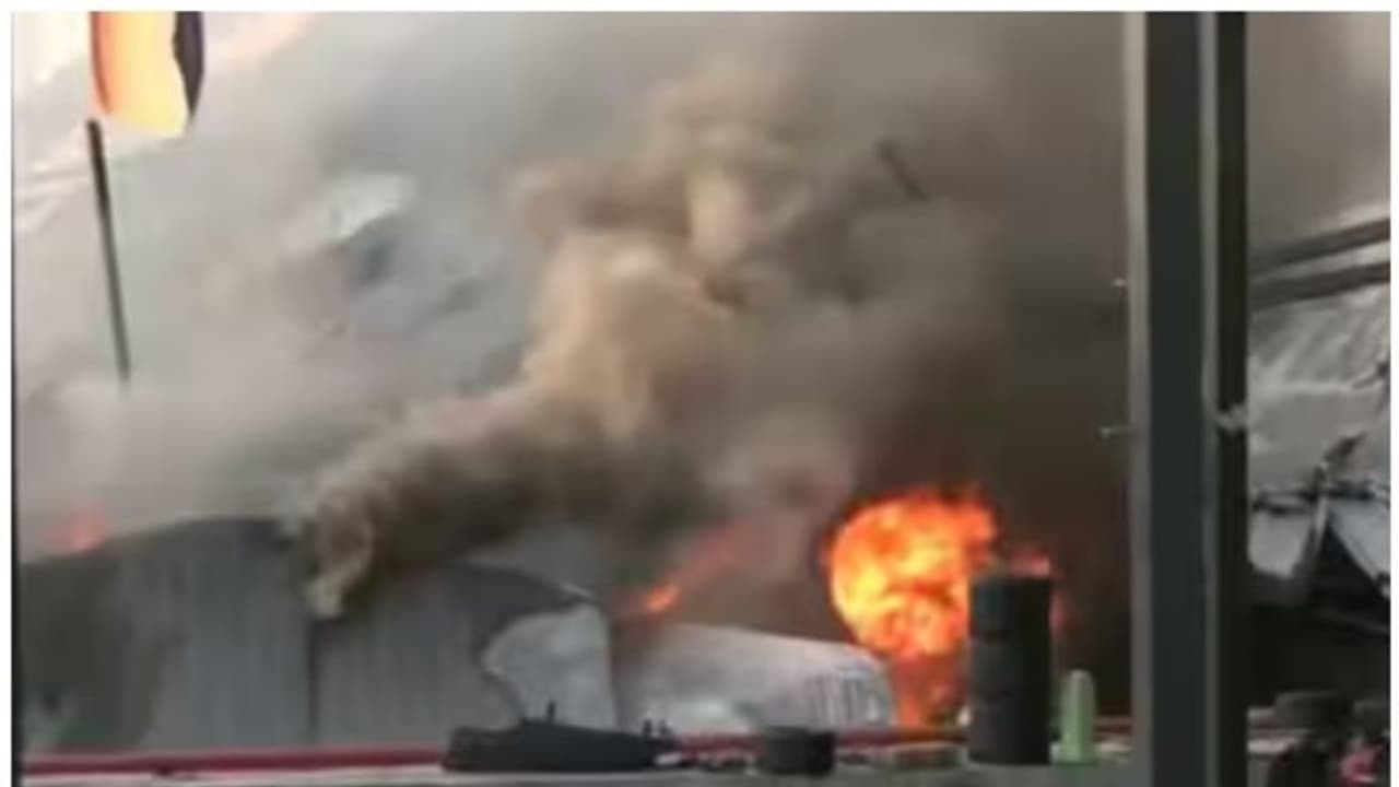 രാജ്കോട്ട് ഗെയിമിംഗ് സെന്റർ ദുരന്തം: സ്ഥാപന സഹ ഉടമ ധവാൽ താക്കർ രാജസ്ഥാനിൽ നിന്നും പിടിയിൽ രാജ്കോട്ട് ഗെയിമിംഗ് സെന്റർ ദുരന്തം: സ്ഥാപന സഹ ഉടമ ധവാൽ താക്കർ രാജസ്ഥാനിൽ നിന്നും പിടിയിൽ