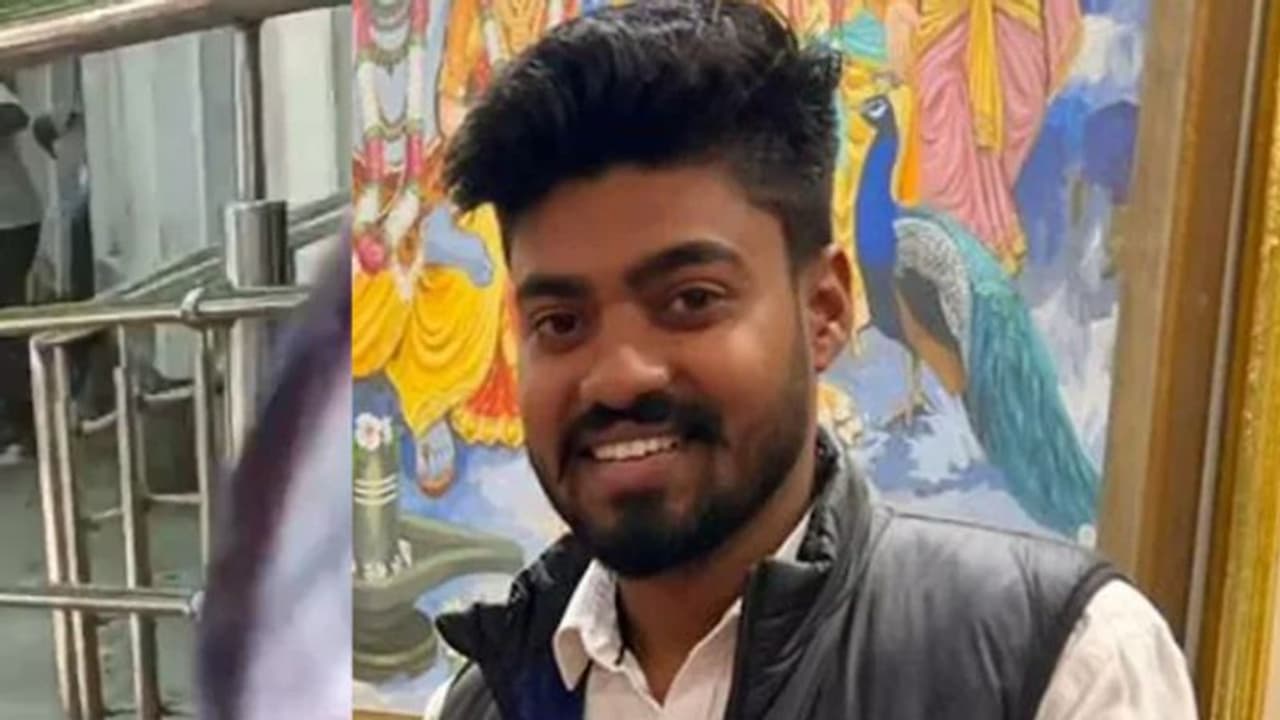 കോളേജ് കാമ്പസിൽ വിദ്യാർത്ഥിയെ മുഖംമൂടി ധരിച്ചെത്തിയവർ മർദിച്ചു കൊന്നു; സീനിയർ വിദ്യാർത്ഥി അറസ്റ്റിൽ കോളേജ് കാമ്പസിൽ വിദ്യാർത്ഥിയെ മുഖംമൂടി ധരിച്ചെത്തിയവർ മർദിച്ചു കൊന്നു; സീനിയർ വിദ്യാർത്ഥി അറസ്റ്റിൽ