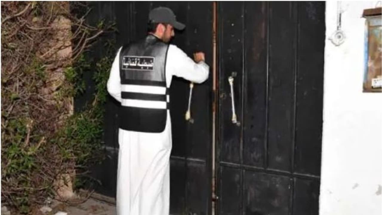 പ്രവാസി ബാച്ചിലര്‍മാരുടെ അനധികൃത താമസം തടയാൻ പരിശോധന; 13 കെട്ടിടങ്ങളിലെ വൈദ്യുതി വിച്ഛേദിച്ചു