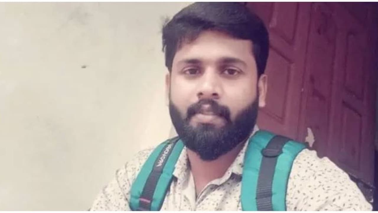 ദുരന്തം വിതച്ച് കനത്തമഴയും കാറ്റും, വീടിന്‍റെ പിന്നിലിറങ്ങിയ യുവാവ് വീട്ടുവളപ്പിലെ തെങ്ങ് വീണ് മരിച്ചു