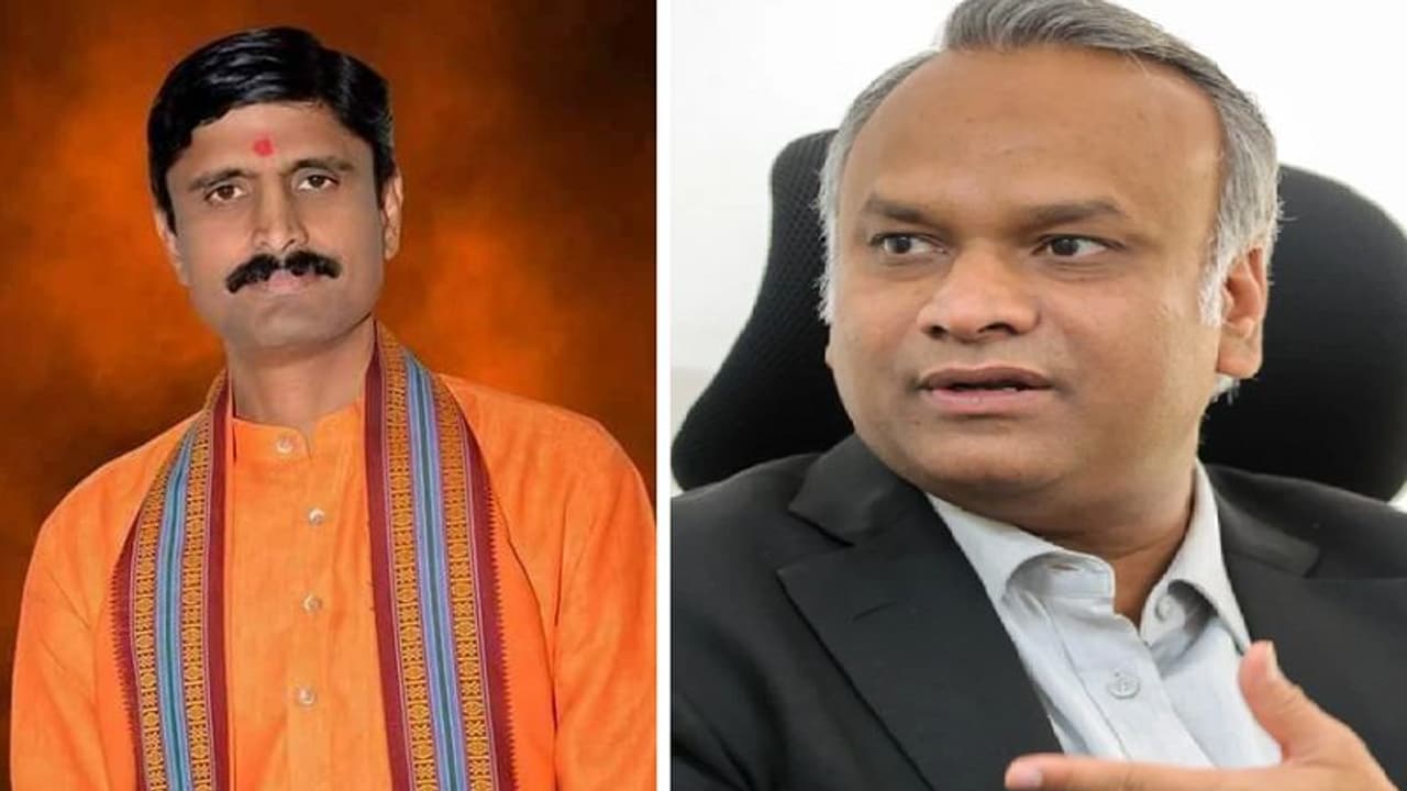 ಸಚಿನ್ ಆತ್ಮಹತ್ಯೆ ಕೇಸ್: ಸಚಿವ ಖರ್ಗೆ, ಆಂದೋಲಾ ಶ್ರೀ ಟ್ವೀಟ್ ಸಮರ! ಸಚಿನ್ ಆತ್ಮಹತ್ಯೆ ಕೇಸ್: ಸಚಿವ ಖರ್ಗೆ, ಆಂದೋಲಾ ಶ್ರೀ ಟ್ವೀಟ್ ಸಮರ!