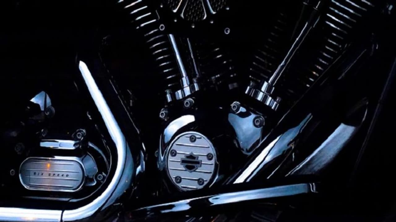 Pakistan: Karachi DSP caught red handed selling stolen motorcycles, faces immediate suspension Pakistan: Karachi DSP caught red handed selling stolen motorcycles, faces immediate suspension