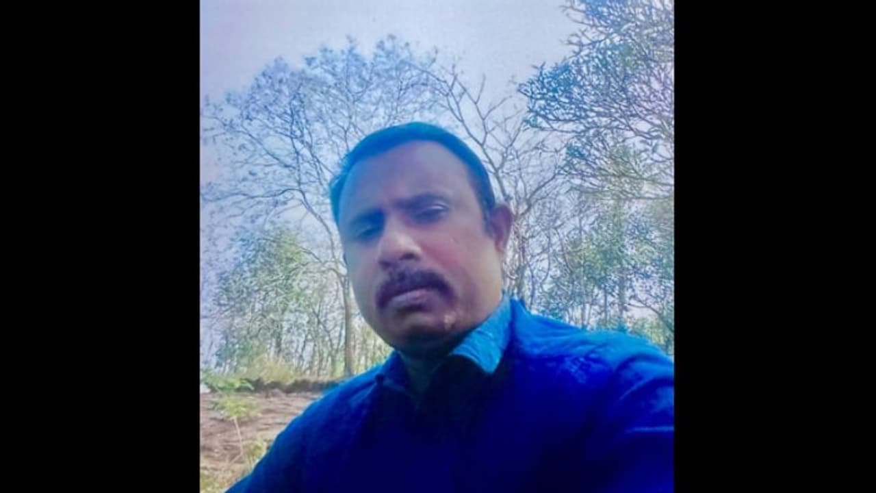 കെഎസ്ആർടിസി ഡ്രൈവർ കുഴഞ്ഞുവീണു മരിച്ചു കെഎസ്ആർടിസി ഡ്രൈവർ കുഴഞ്ഞുവീണു മരിച്ചു