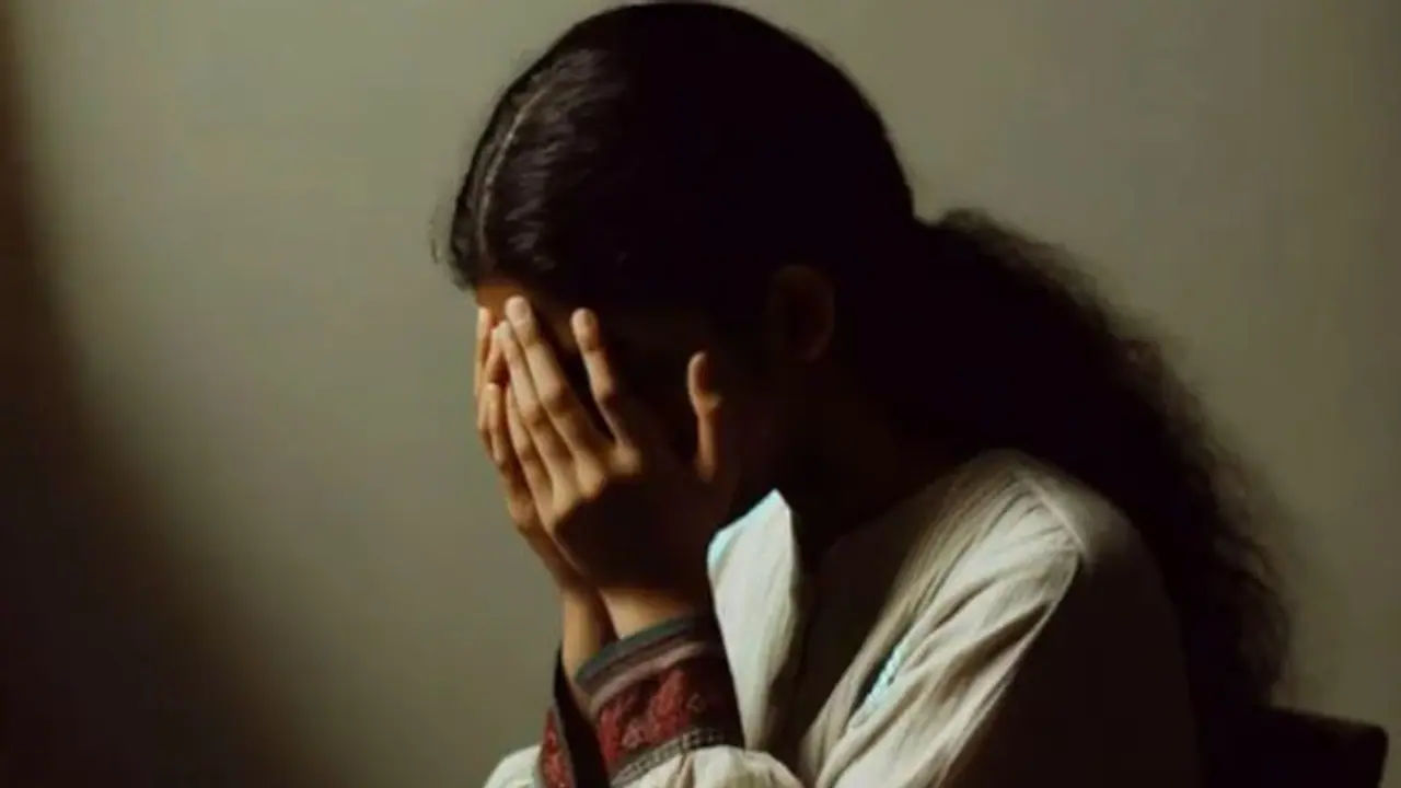 ಬಾಯ್ಫ್ರೆಂಡ್ ಜೊತೆ ಸೇರಿ ತಂದೆ, ತಮ್ಮನನ್ನು ಕೊಚ್ಚಿ ಹಾಕಿ ಫ್ರೀಜರ್ನಲ್ಲಿಟ್ಟ ಬಾಲಕಿ! ಬಾಯ್ಫ್ರೆಂಡ್ ಜೊತೆ ಸೇರಿ ತಂದೆ, ತಮ್ಮನನ್ನು ಕೊಚ್ಚಿ ಹಾಕಿ ಫ್ರೀಜರ್ನಲ್ಲಿಟ್ಟ ಬಾಲಕಿ!