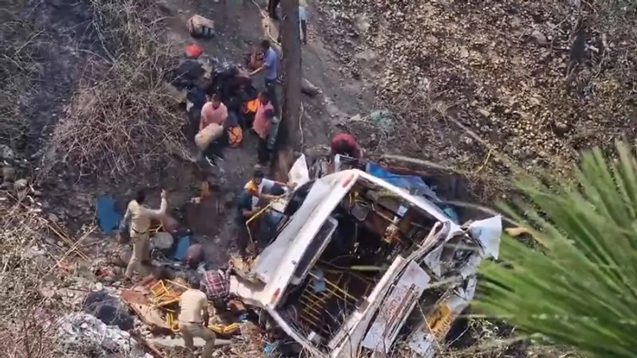 ಜಮ್ಮುವಿನಲ್ಲಿ 150 ಅಡಿ ಆಳದ ಕಮರಿಗೆ ಉರುಳಿ ಬಿದ್ದ ಬಸ್‌, 22 ಶಿವ ಖೋರಿ ಯಾತ್ರಿಕರು ಬಲಿ, 69 ಮಂದಿಗೆ ಗಾಯ