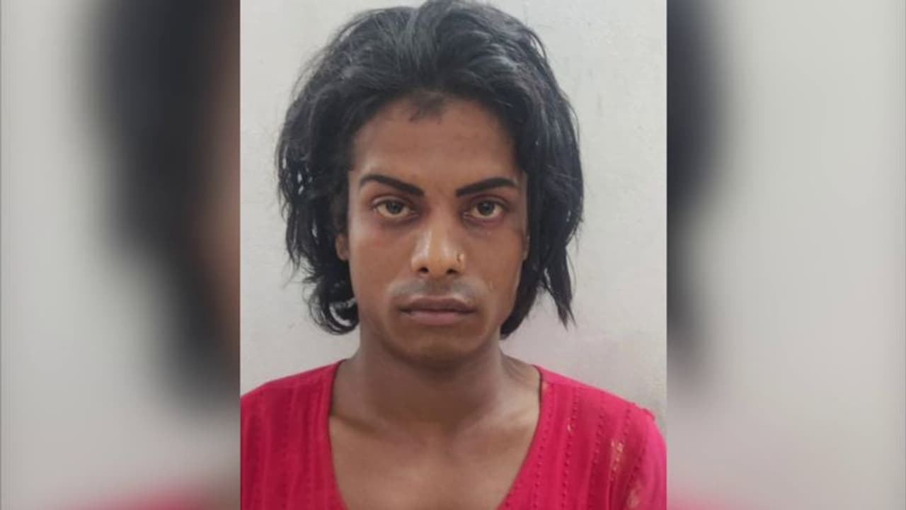 സ്ത്രീവേഷം ധരിച്ചെത്തി, ട്രെയിൻ യാത്രക്കാരനിൽ നിന്ന് ബാഗ് മോഷ്ടിച്ചു, പ്രതി പിടിയിൽ സ്ത്രീവേഷം ധരിച്ചെത്തി, ട്രെയിൻ യാത്രക്കാരനിൽ നിന്ന് ബാഗ് മോഷ്ടിച്ചു, പ്രതി പിടിയിൽ