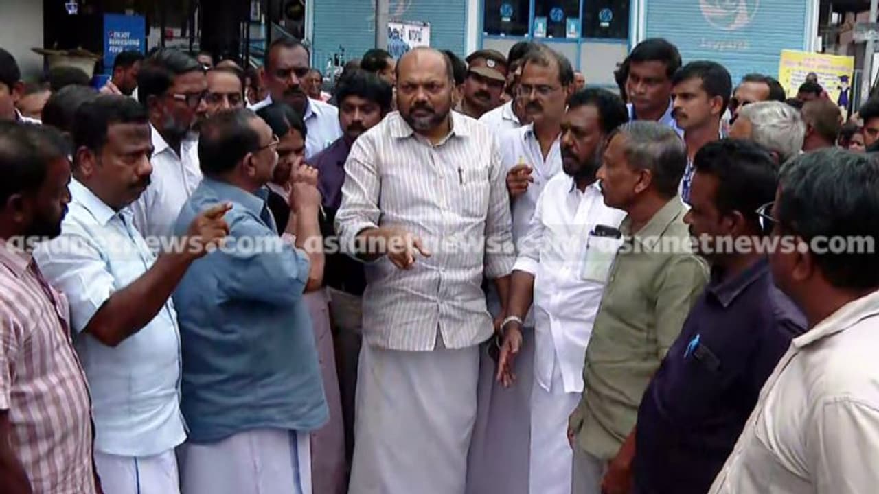 കളമശേരിയിൽ പെയ്തത് അസാധാരണ മഴ, ഇടപ്പള്ളിയിൽ പലയിടത്തും കാനയില്ല, ആഴം കൂട്ടേണ്ടി വരും: മന്ത്രി രാജീവ്