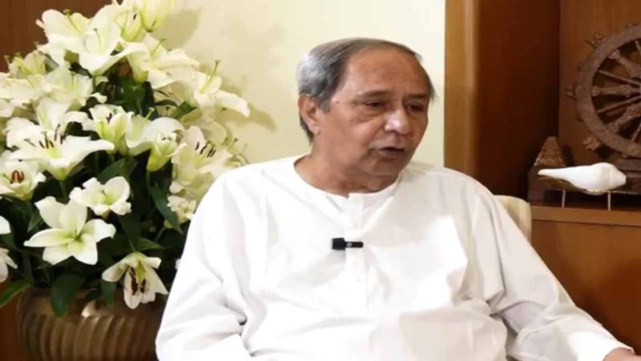 சரிந்தது சாம்ராஜ்யம்: கோட்டையை தகர்த்த பாஜக ஒடிசா முதல்வர் நவீன் பட்நாயக் ராஜினாமா!