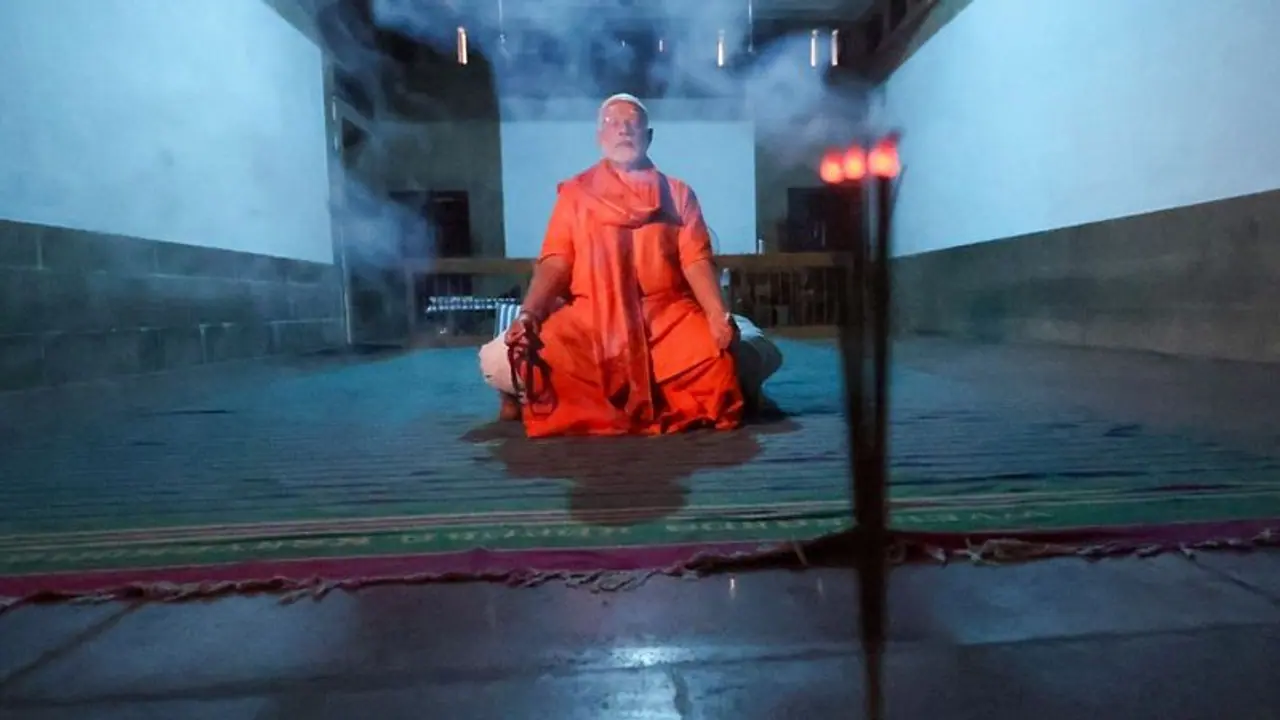 'നിശബ്ദ പ്രചാരണ ദിവസം വാര്ത്താ തലക്കെട്ടുകളില് നിറയാനുള്ള നാടകം', മോദിക്കെതിരെ പ്രതിപക്ഷം 'നിശബ്ദ പ്രചാരണ ദിവസം വാര്ത്താ തലക്കെട്ടുകളില് നിറയാനുള്ള നാടകം', മോദിക്കെതിരെ പ്രതിപക്ഷം