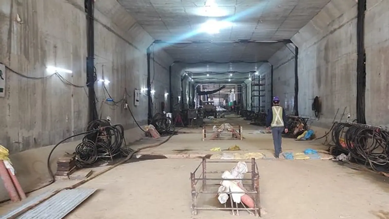 ಬೆಂಗಳೂರು: ಗುಲಾಬಿ ಮೆಟ್ರೋ ಮಾರ್ಗ ಚೌಕ ಸುರಂಗ..! ಬೆಂಗಳೂರು: ಗುಲಾಬಿ ಮೆಟ್ರೋ ಮಾರ್ಗ ಚೌಕ ಸುರಂಗ..!