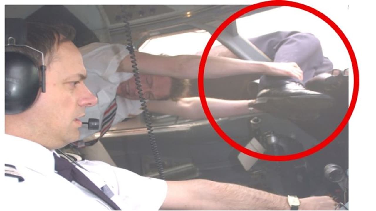 23,000 അടി ഉയരത്തിൽ വെച്ച് പൈലറ്റ് വിമാനത്തിൽ നിന്ന് പുറത്തേക്ക് തെറിച്ചു; പിന്നീട് സംഭവിച്ചത് 