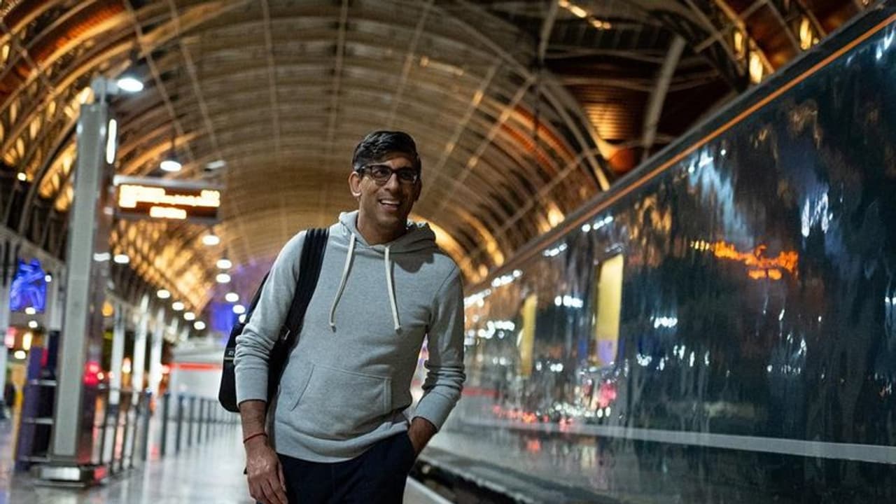 மீண்டும் சர்ச்சையில் சிக்கிய இங்கிலாந்து பிரதமர்! தேர்தல் பிரச்சாத்திற்கு ஆடம்பர பேக்!