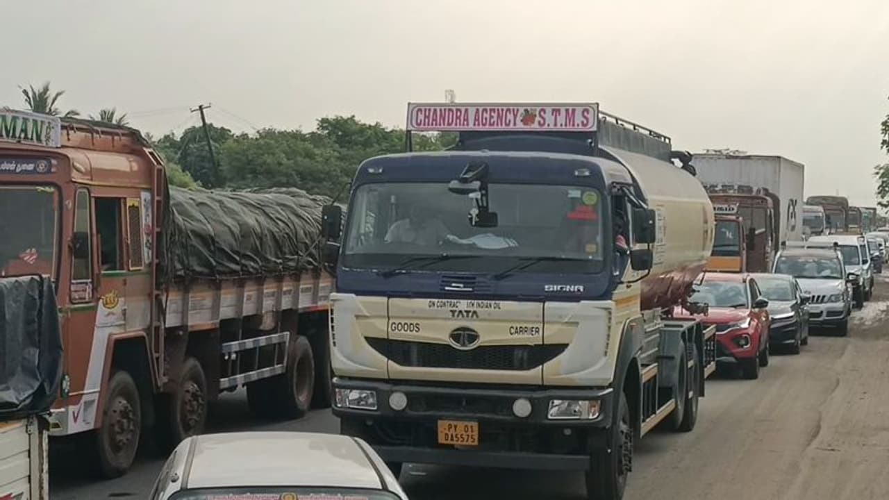 Kallakurichi Accident: உளுந்தூர்பேட்டையில் ஒரே நாளில் இருவேறு இடங்களில் கோர விபத்து; ஒருவர் பலி