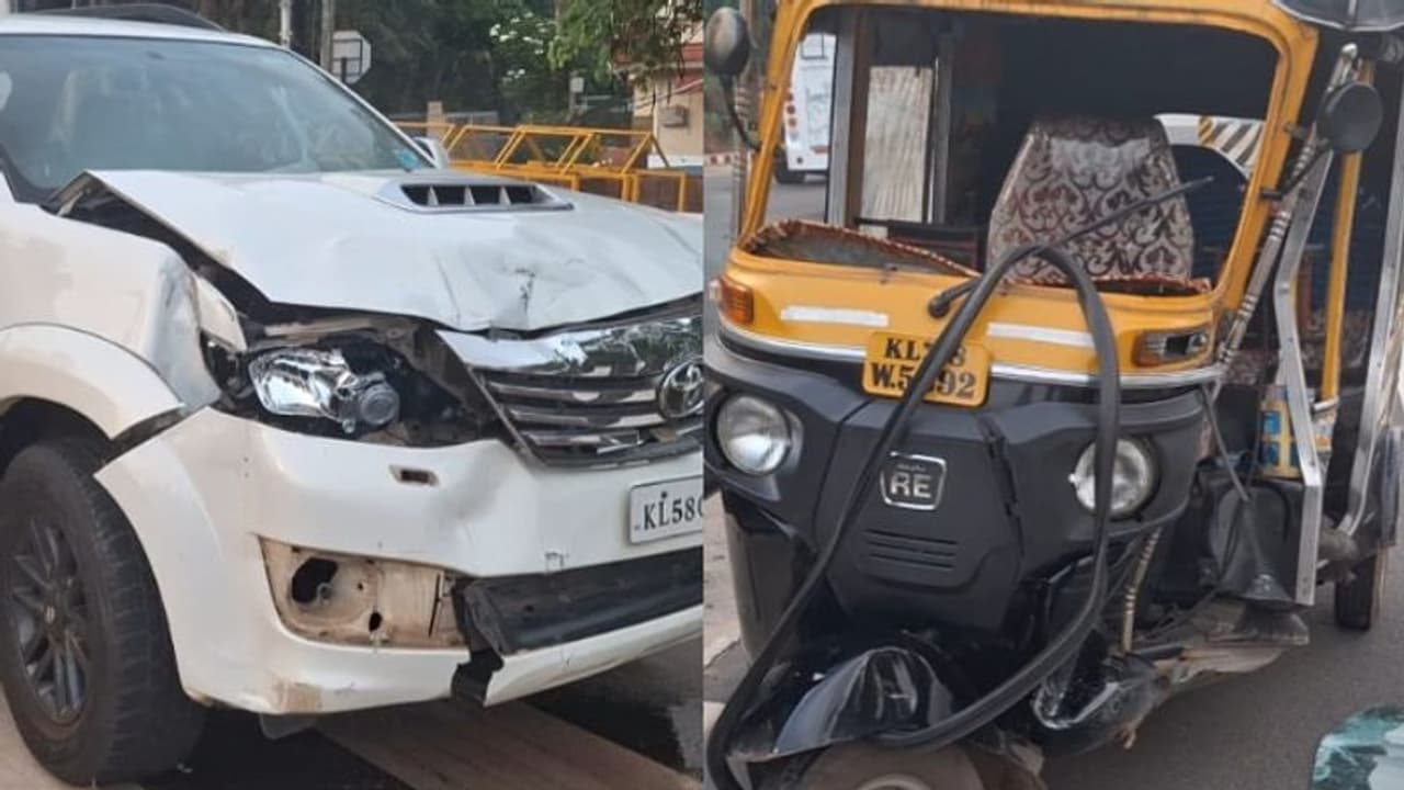 തലശ്ശേരി മാഹി ബൈപ്പാസില് വാഹനാപകടം; ഓട്ടോയിലേക്ക് കാര് ഇടിച്ചുകയറി ഓട്ടോ ഡ്രൈവര് മരിച്ചു തലശ്ശേരി മാഹി ബൈപ്പാസില് വാഹനാപകടം; ഓട്ടോയിലേക്ക് കാര് ഇടിച്ചുകയറി ഓട്ടോ ഡ്രൈവര് മരിച്ചു