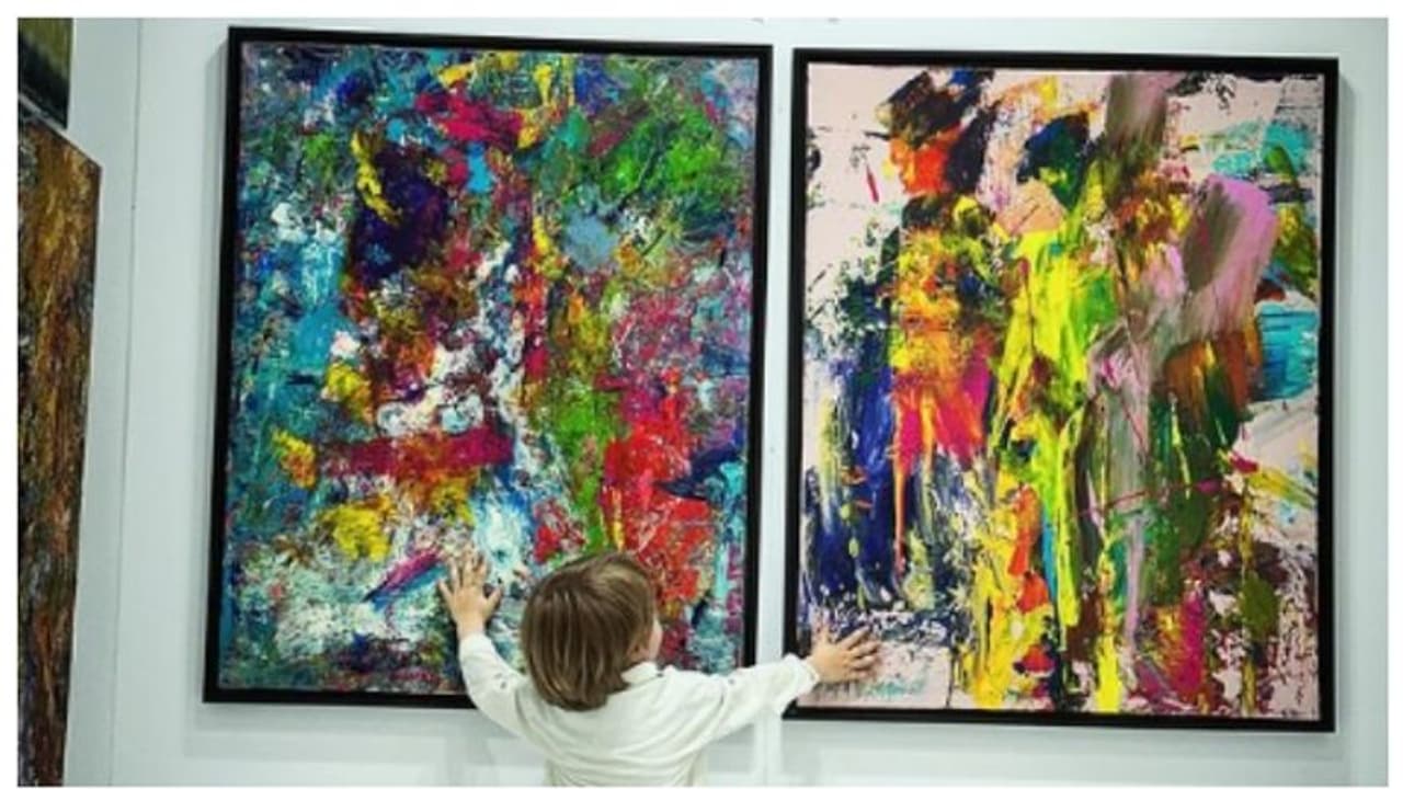 രണ്ട് വയസുകാരന്റെ ചിത്രം മിനി പിക്കാസോ, വിറ്റ് പോയത് ആറ് ലക്ഷത്തോളം രൂപയ്ക്ക് രണ്ട് വയസുകാരന്റെ ചിത്രം മിനി പിക്കാസോ, വിറ്റ് പോയത് ആറ് ലക്ഷത്തോളം രൂപയ്ക്ക്