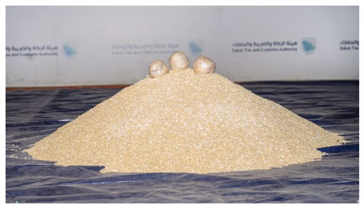 സൗദിയില് വന് ലഹരിമരുന്ന് വേട്ട; 65 കോടി മയക്കുമരുന്ന് ഗുളികൾ കടത്താനുള്ള ശ്രമം തടഞ്ഞു സൗദിയില് വന് ലഹരിമരുന്ന് വേട്ട; 65 കോടി മയക്കുമരുന്ന് ഗുളികൾ കടത്താനുള്ള ശ്രമം തടഞ്ഞു