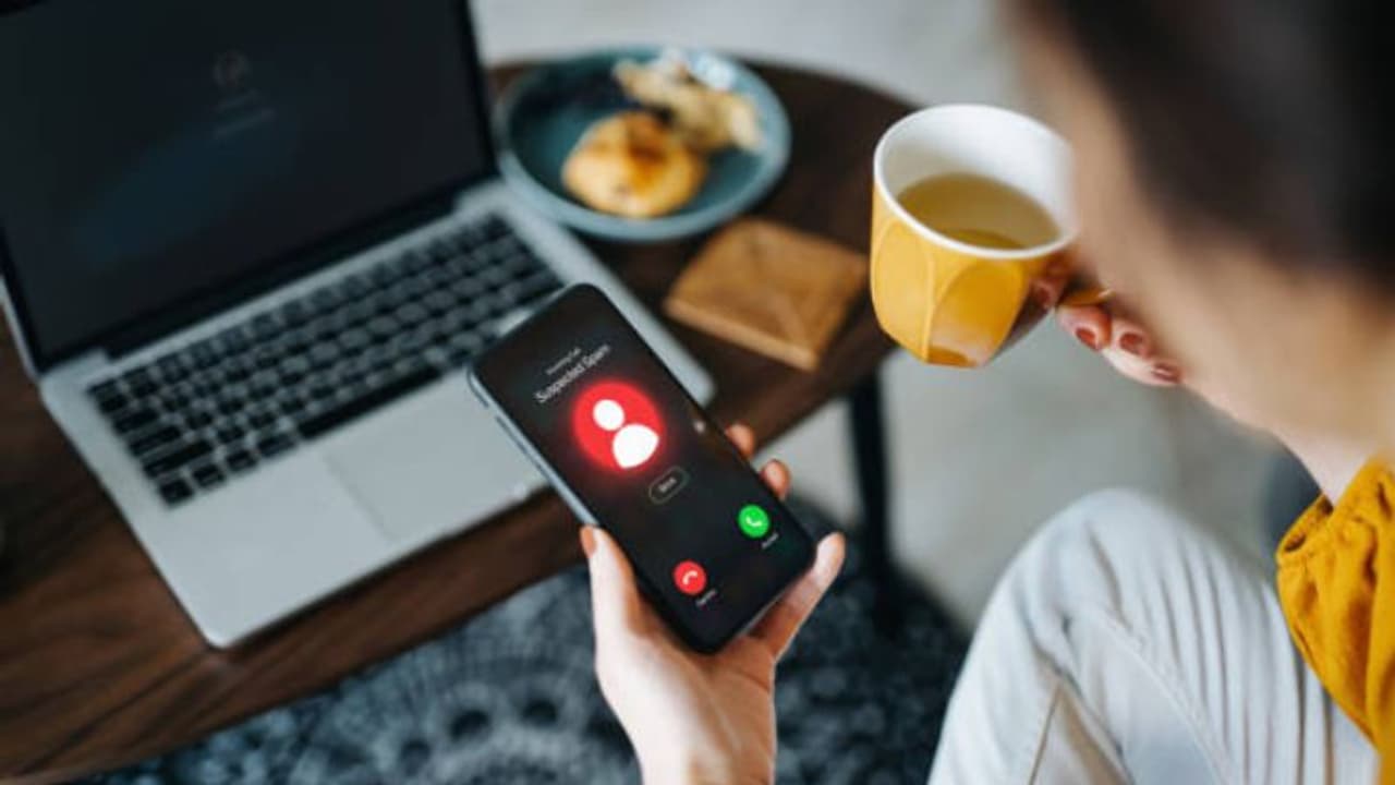 Shocking! Noida Businessman Cheated of ₹9 Crore in WhatsApp Trading Scam