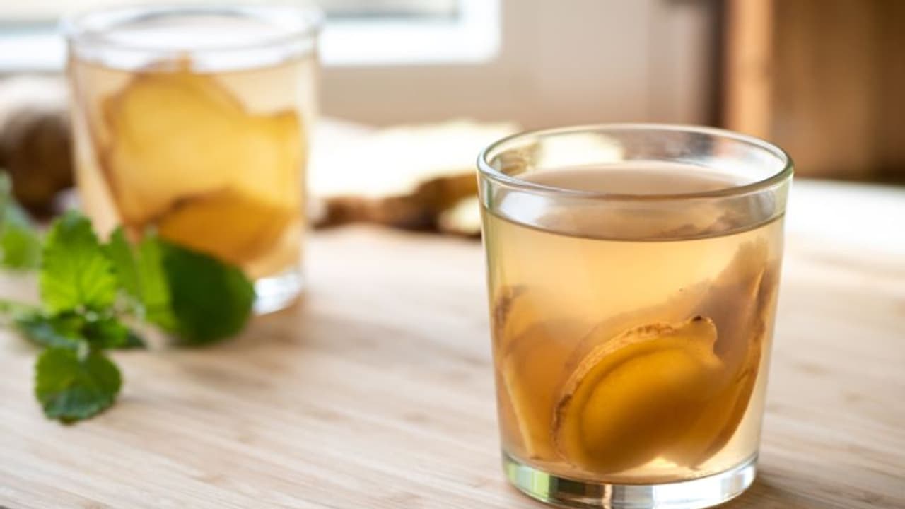 Health Tips: ഡയറ്റില് ഇഞ്ചി വെള്ളം ഉള്പ്പെടുത്തൂ, അറിയാം ഗുണങ്ങള് Health Tips: ഡയറ്റില് ഇഞ്ചി വെള്ളം ഉള്പ്പെടുത്തൂ, അറിയാം ഗുണങ്ങള്