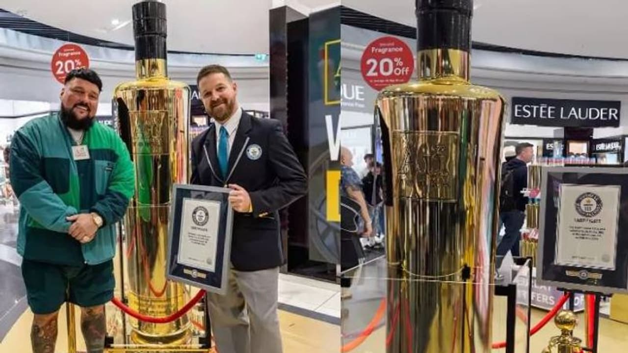 7 അടി ഉയരം, 300 കിലോ ഭാരം, 1.58 കോടിയുടെ വോഡ്ക, അകത്തുള്ളത് 259 ലിറ്റർ 7 അടി ഉയരം, 300 കിലോ ഭാരം, 1.58 കോടിയുടെ വോഡ്ക, അകത്തുള്ളത് 259 ലിറ്റർ