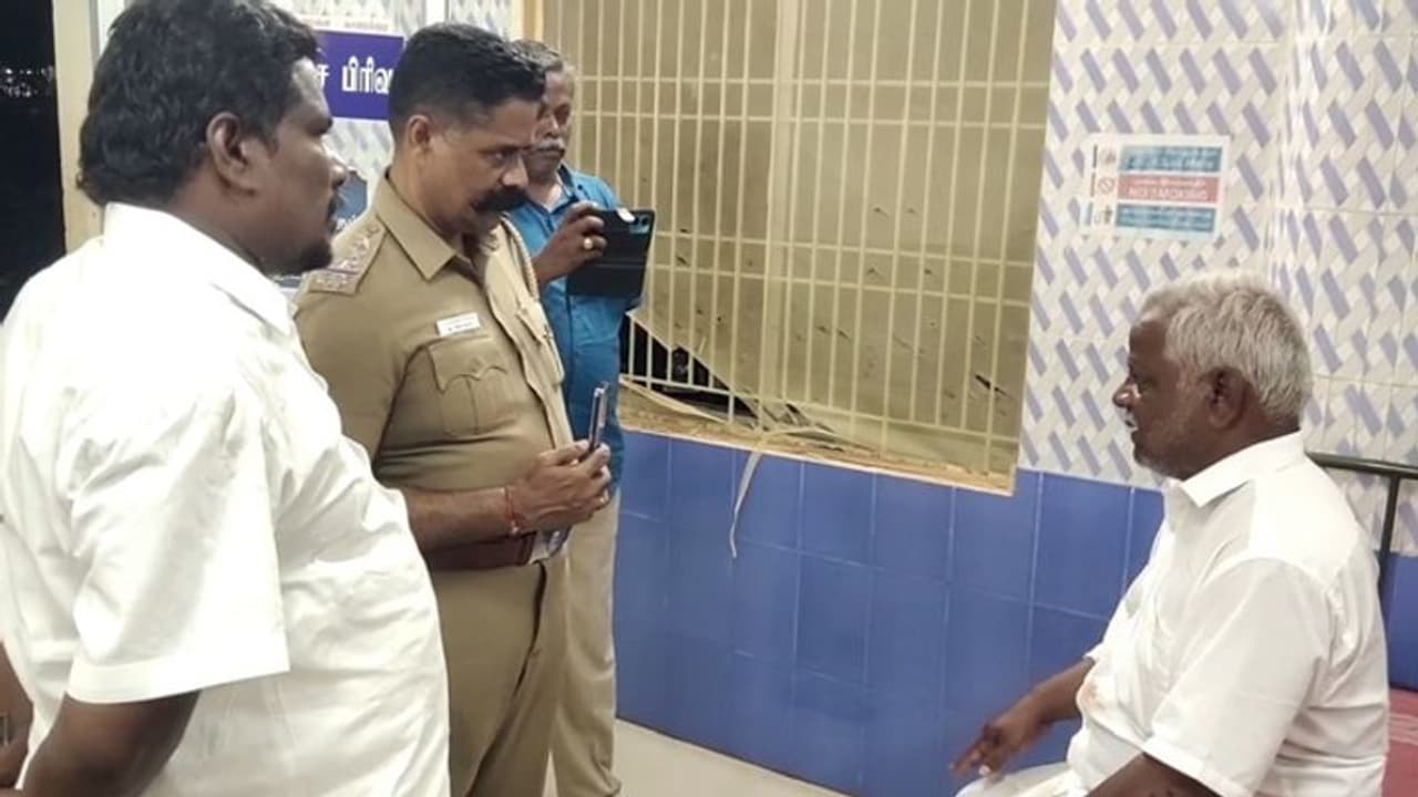 அமைச்சர் பற்றி அவதூறு... ரத்த காயத்துடன் திமுக பிரமுகர் அனுமதி: மருத்துவ அறிக்கையில் வெளியான உண்மை..!