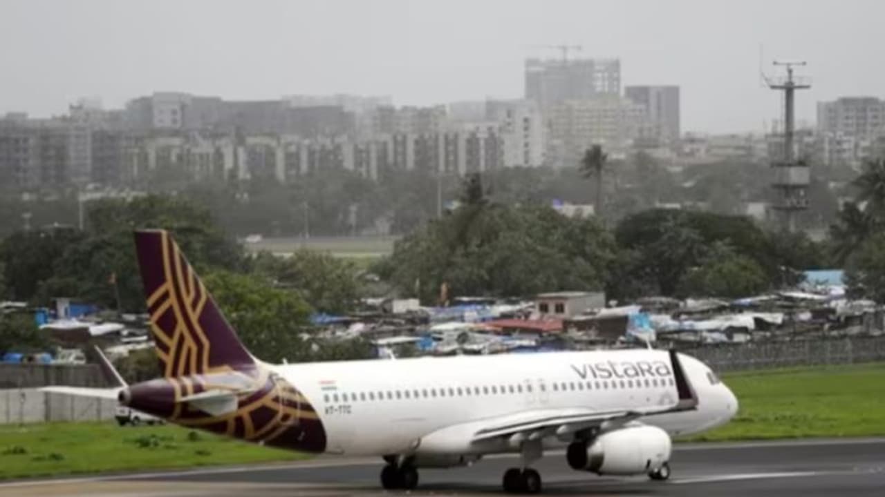 പാരീസ് മുംബൈ വിമാനത്തിന് ബോംബ് ഭീഷണി; അടിയന്തര ലാന്‍ഡിംഗ് 