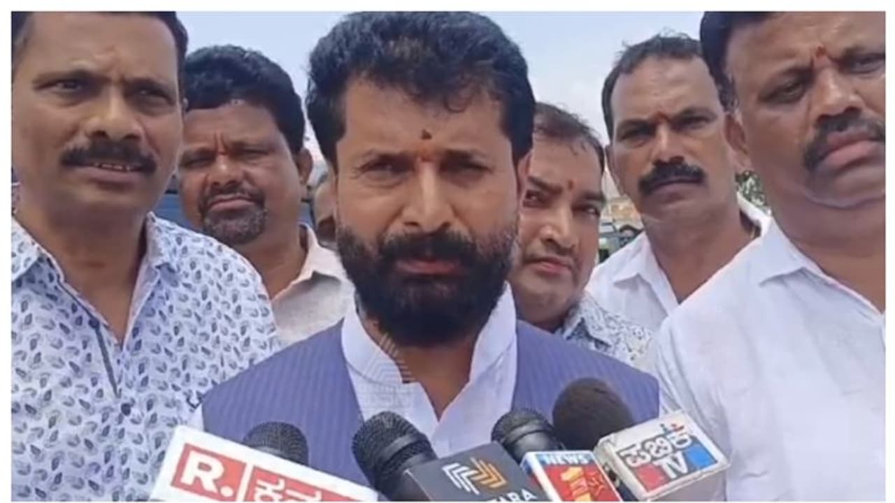 ಸಿಎಂ ಕೆಳಗಿಳಿಸಲು ಕಾಂಗ್ರೆಸ್ಸಿಗರಿಗೇ ಹೆಚ್ಚು ಆತುರ: ಸಿ.ಟಿ.ರವಿ ಸಿಎಂ ಕೆಳಗಿಳಿಸಲು ಕಾಂಗ್ರೆಸ್ಸಿಗರಿಗೇ ಹೆಚ್ಚು ಆತುರ: ಸಿ.ಟಿ.ರವಿ