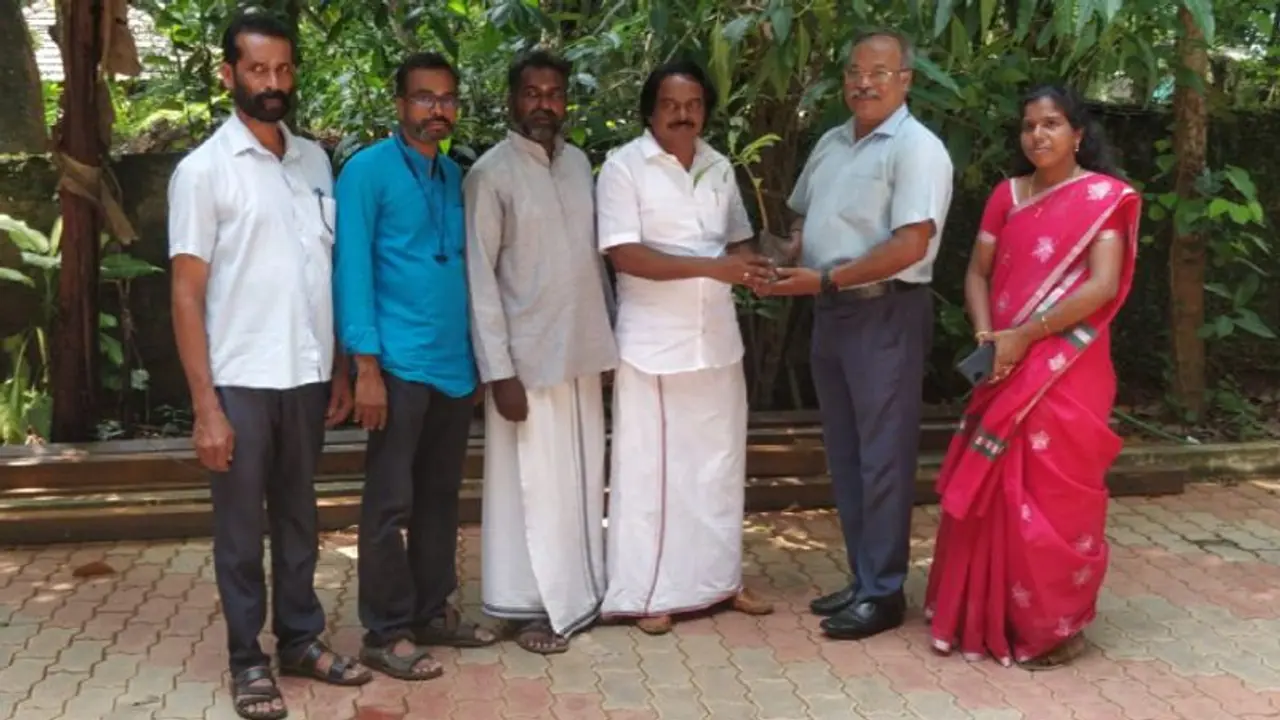 Isha : ஈஷாவின் காவேரி கூக்குரல் முன்னெடுப்பு.. கன்னியாகுமரியில் 1 லட்சம் மரக்கன்றுகள் நட திட்டம்! Isha : ஈஷாவின் காவேரி கூக்குரல் முன்னெடுப்பு.. கன்னியாகுமரியில் 1 லட்சம் மரக்கன்றுகள் நட திட்டம்!