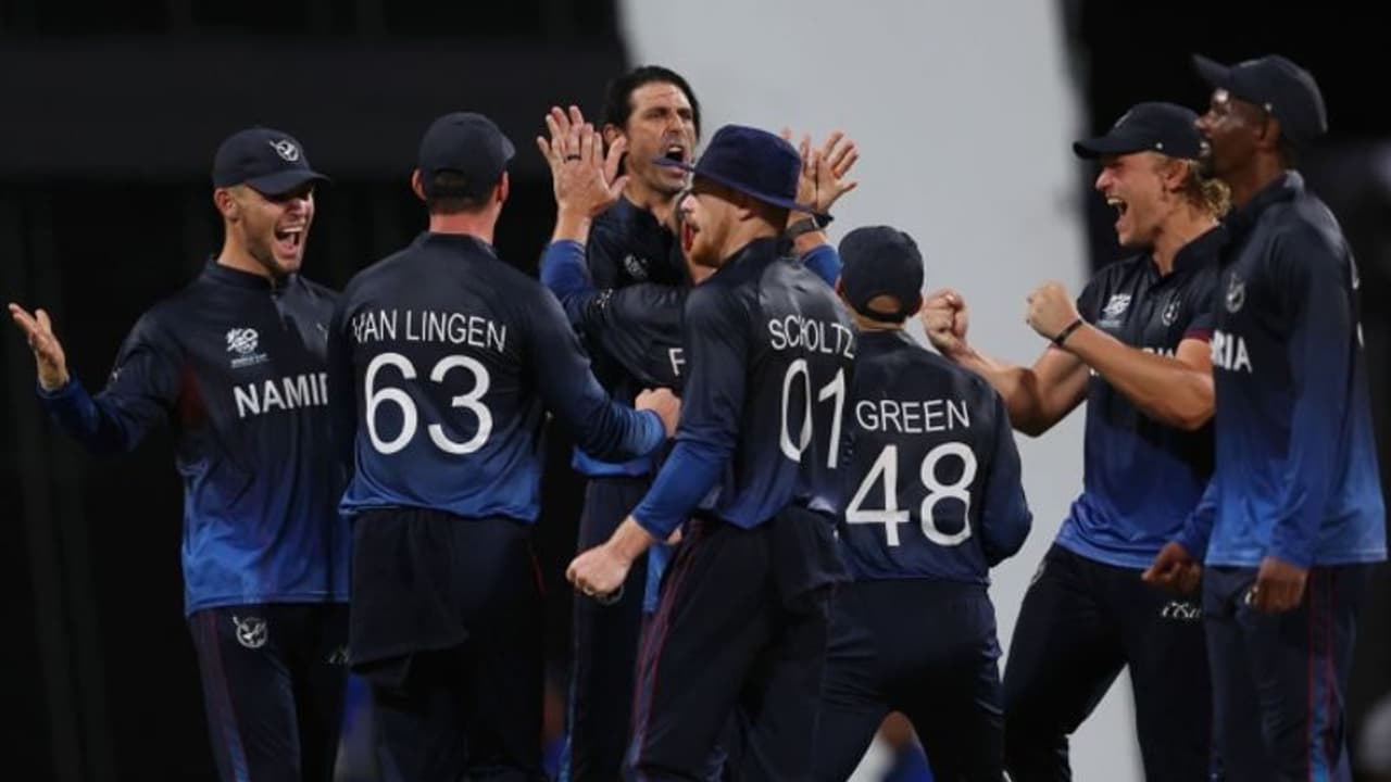 ഒമാന്റെ വീരോചിത പോരാട്ടം പാഴായി, ലോകകപ്പ് റെക്കോര്ഡിട്ട് സൂപ്പര് ഓവറില് വിജയം അടിച്ചെടുത്ത് നമീബിയ ഒമാന്റെ വീരോചിത പോരാട്ടം പാഴായി, ലോകകപ്പ് റെക്കോര്ഡിട്ട് സൂപ്പര് ഓവറില് വിജയം അടിച്ചെടുത്ത് നമീബിയ