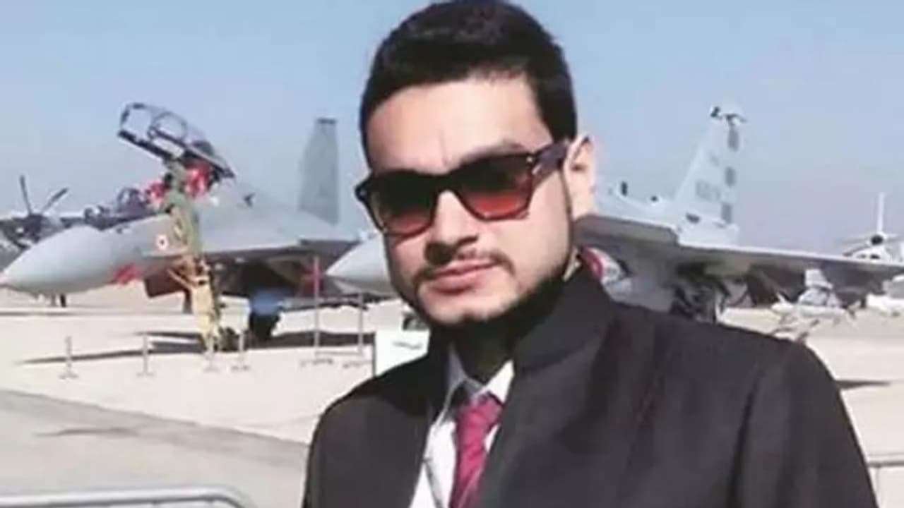 முன்னாள் பிரம்மோஸ் Airforce பொறியாளர்.. பாக். ISIக்காக உளவு பார்த்ததாக குற்றச்சாட்டு ஆயுள் தண்டனை விதிப்பு!