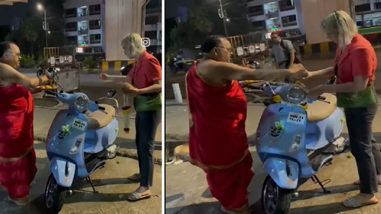 ಸ್ಕೂಟರ್ ಖರೀದಿಸಿ ದೇವಸ್ಥಾನದಲ್ಲಿ ಪೂಜೆ ಮಾಡಿಸಿದ ವಿದೇಶಿ ಯುವತಿ, ವೈರಲ್ ವಿಡಿಯೋ!