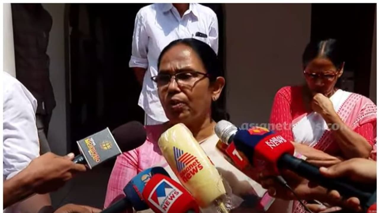 'കേരളത്തിൽ യുഡിഎഫ് അനുകൂല ട്രെൻഡ്, നവമാധ്യമ പ്രചാരണം ഫലത്തെ സ്വാധീനിച്ചു'; തിരിച്ചടി സമ്മതിച്ച് കെകെ ശൈലജ 'കേരളത്തിൽ യുഡിഎഫ് അനുകൂല ട്രെൻഡ്, നവമാധ്യമ പ്രചാരണം ഫലത്തെ സ്വാധീനിച്ചു'; തിരിച്ചടി സമ്മതിച്ച് കെകെ ശൈലജ