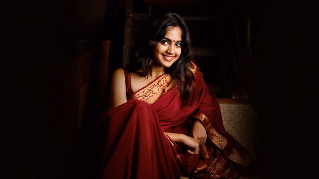 വൺസ് അപ്പോൺ എ ടൈം ഇൻ കൊച്ചി: ദേവിക സഞ്ജയ് ആദ്യമായി നായിക വേഷത്തിൽ