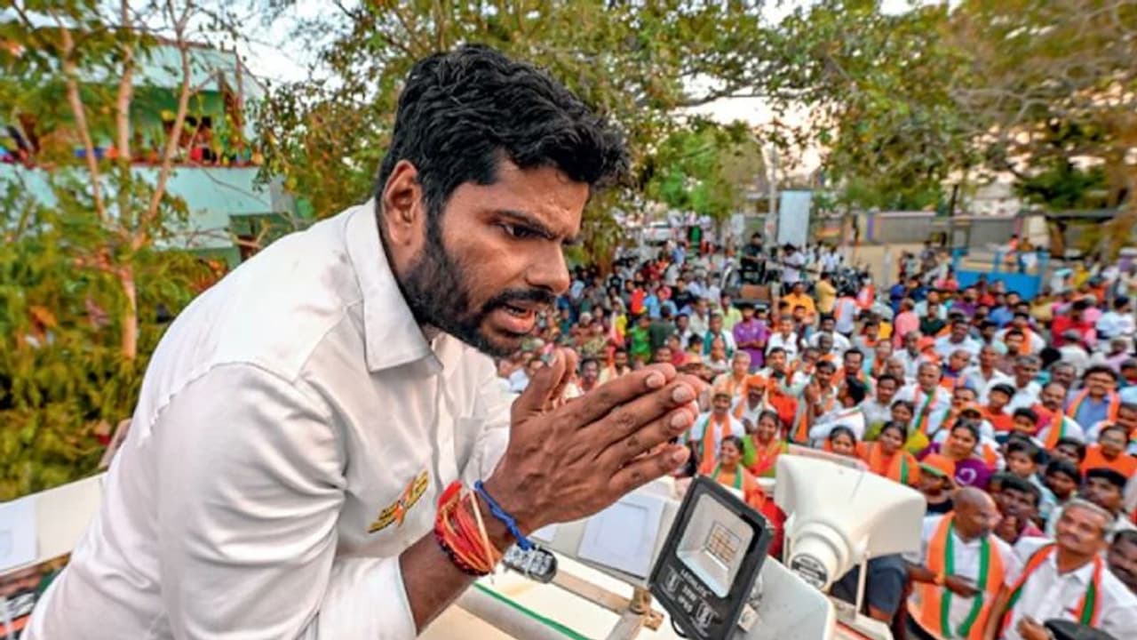 அப்படியே ED, income tax போர்டுல கருப்பு பெயிண்ட் அடிங்க! திமுகவினரை பணிவுடன் கேட்டுக்கொண்ட அண்ணாமலை!