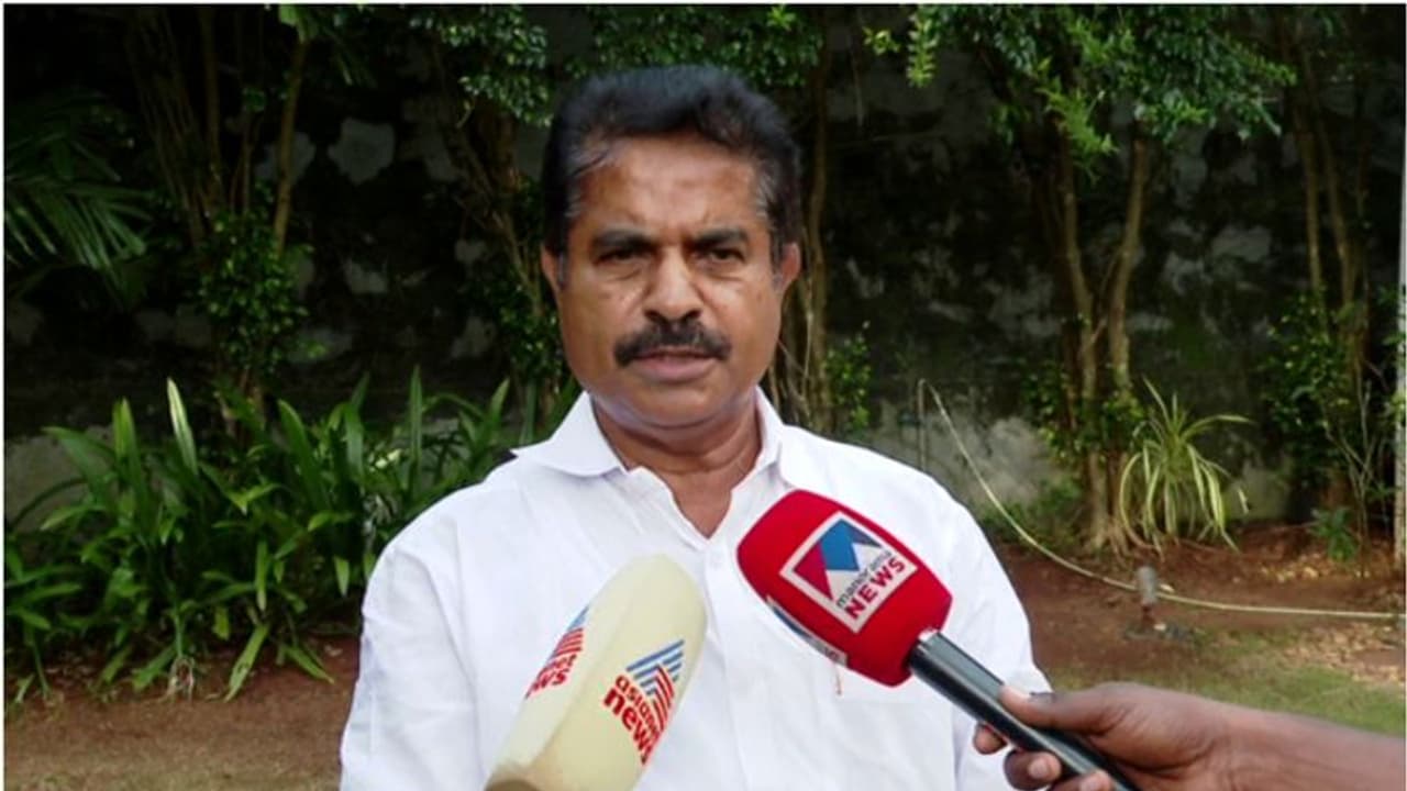 അപരന്മാരെ നിര്‍ത്തി തോൽപ്പിക്കാൻ ശ്രമിച്ചു, എല്ലാ കാര്യങ്ങളും തുറന്നുപറയും; ഗുരുതര ആരോപണവുമായി അടൂർ പ്രകാശ്